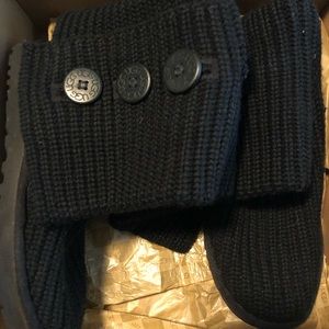Black knit Uggs size 8